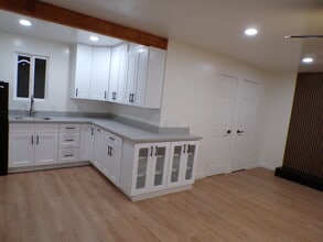 Building Photo - 739 Twin Oaks Ave