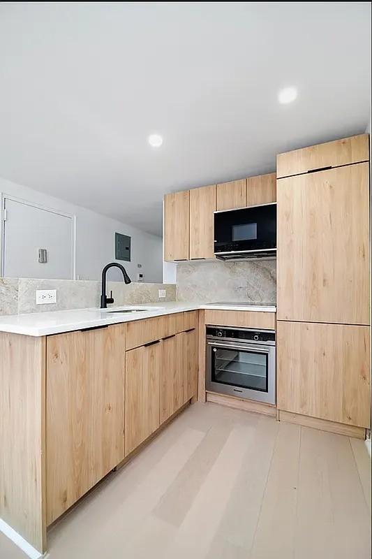 Building Photo - 2 bedroom in New York NY 10003