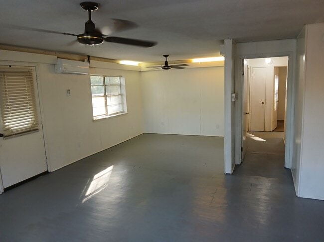 Building Photo - 6640 Meadow Ave