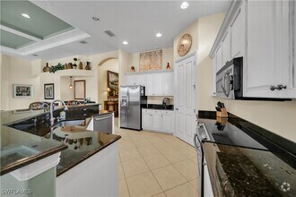 Building Photo - 7672 Sussex Ct