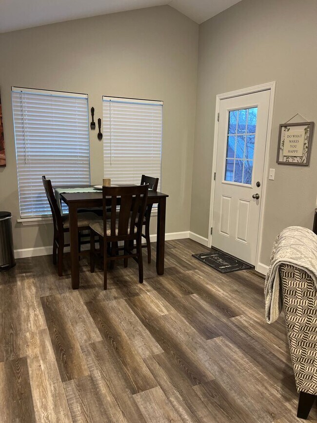 Foto del edificio - 519 Keeton Rd