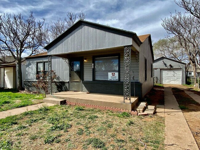 Foto del edificio - $0 First Month's Rent / $0 Deposit at Move-in