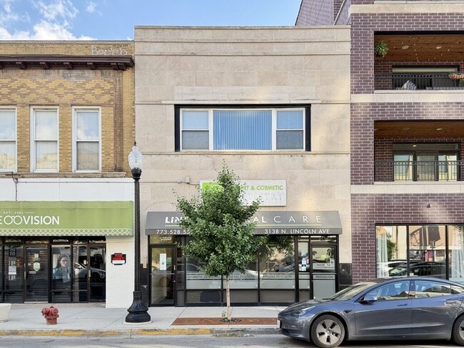 Building Photo - 3138 N Lincoln Ave