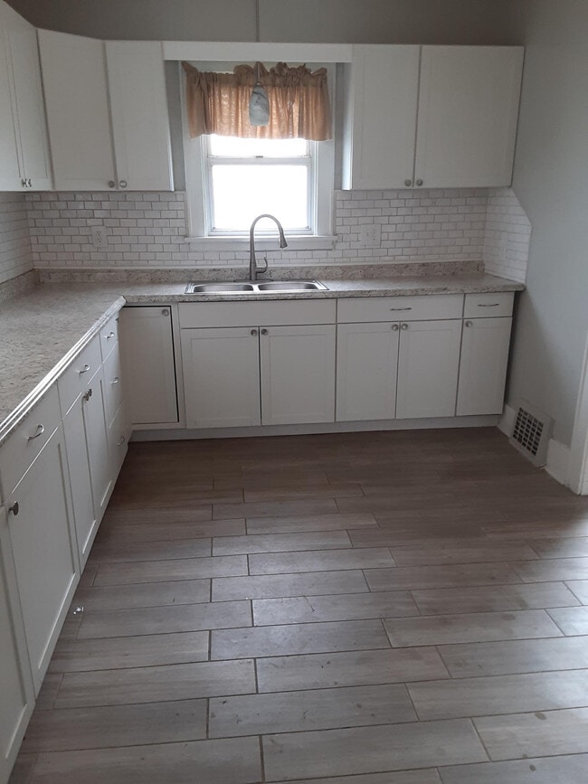 Kitchen - 3849 Marland Heights Rd