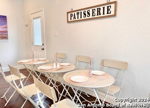 Building Photo - 136 Montclair St