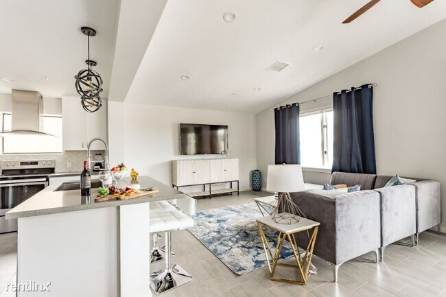 Foto del edificio - 6 br, 3 bath House - 7526 EAST CAMELBACK RD