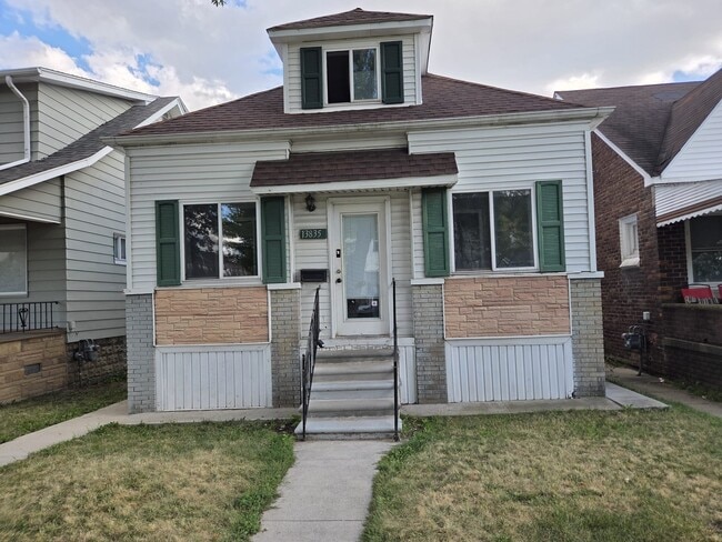 Building Photo - 13835 Barclay St