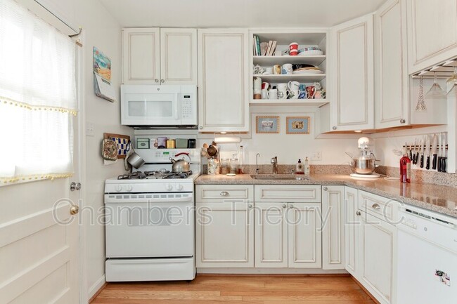 Building Photo - 1419 Rittenhouse St NW