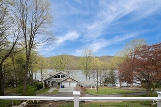 Building Photo - 5 Juniper Ln