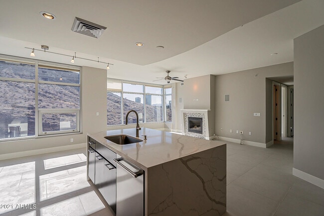 Foto del edificio - 140 E Rio Salado Pkwy