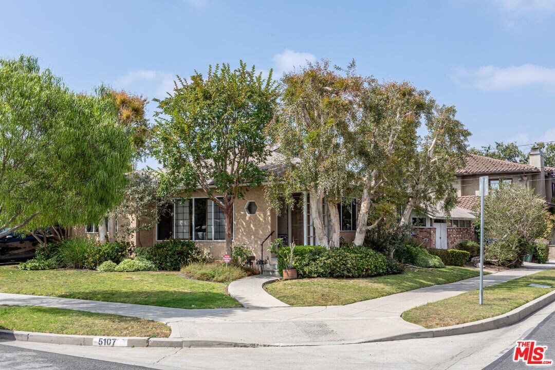 Primary Photo - 5107 Westwood Blvd