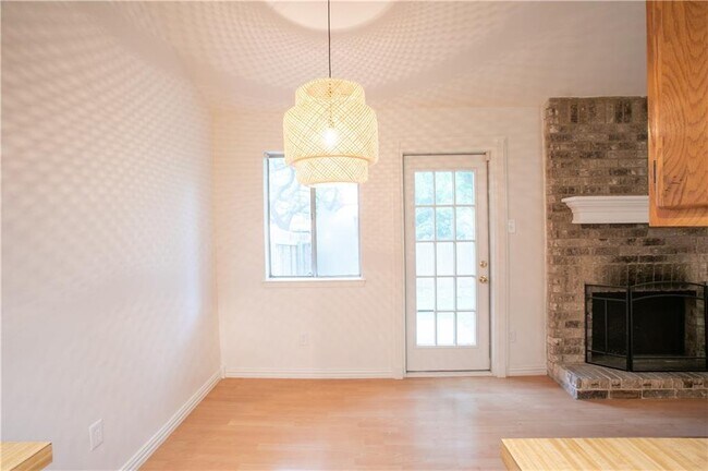 Foto del edificio - 4503 Brown Bark Pl