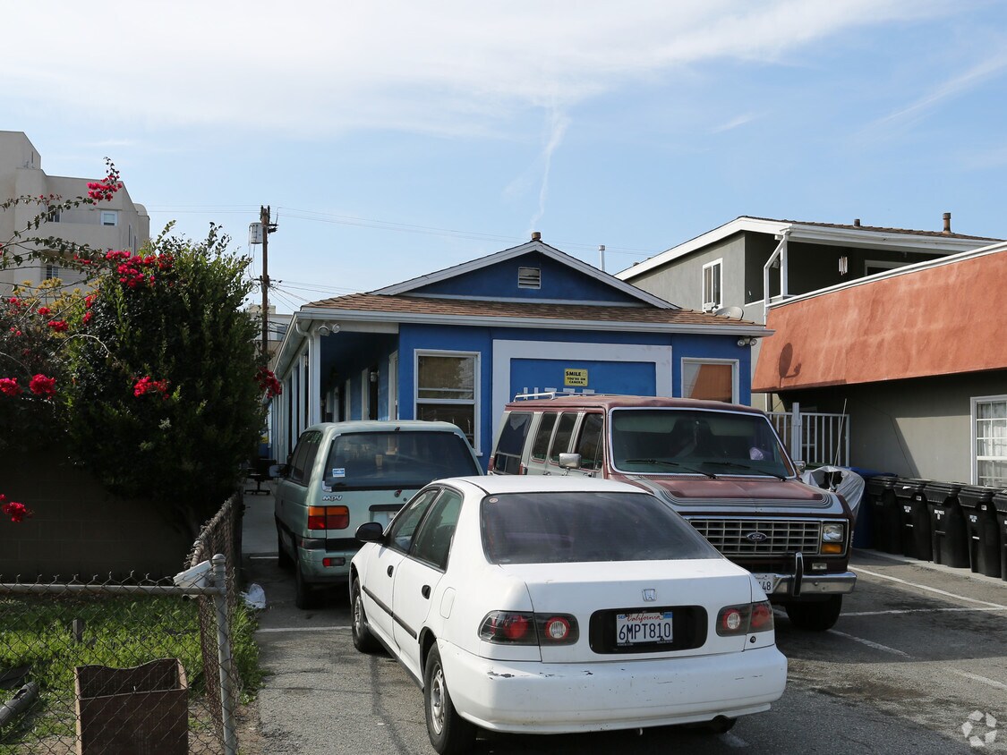 Building Photo - 11775 Culver Blvd
