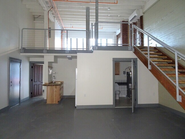 Loft - 415 SW 2nd St