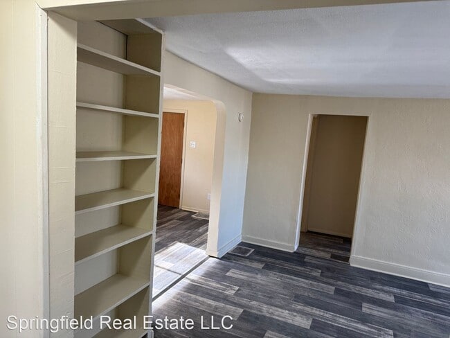 Building Photo - 2 br, 1 bath House - 2601 S Walnut St