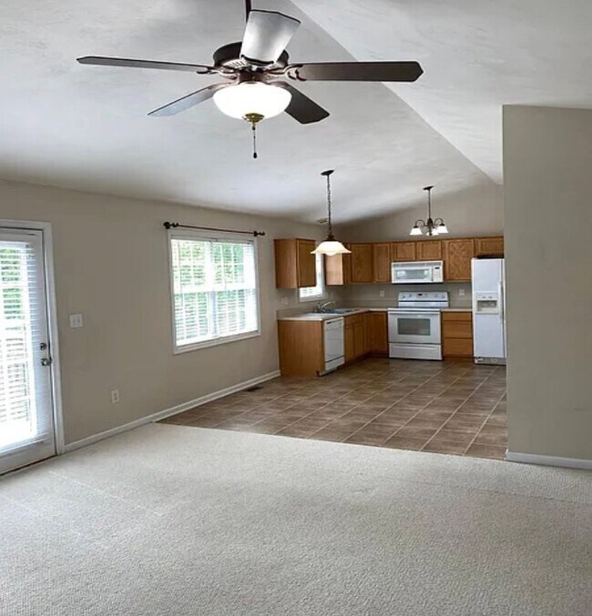 Foto del edificio - 890 New Village Dr NW