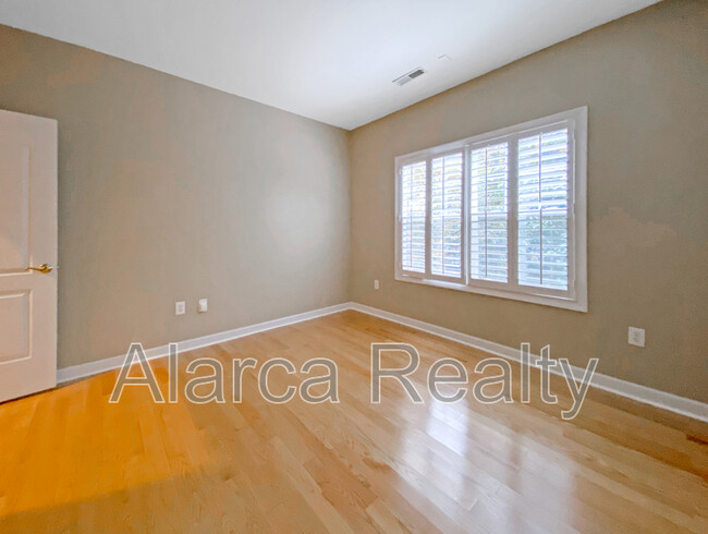Foto del edificio - 3933 Arbor Ln