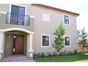 Building Photo - 580 NE 33rd Terrace