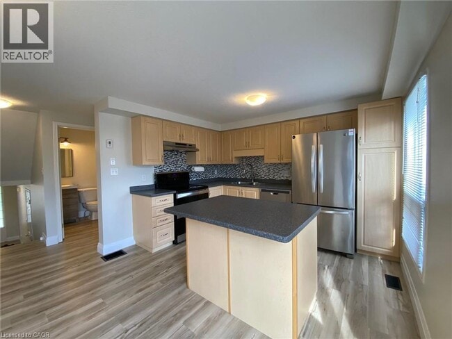 Building Photo - 82 Donnenwerth Dr