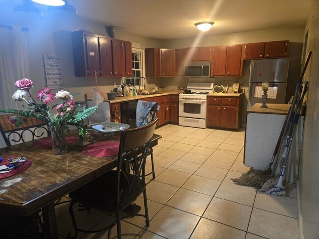 Foto del edificio - 2310 Shancey Ln