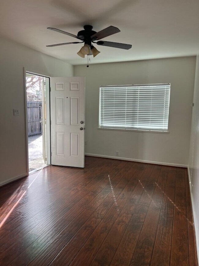 Building Photo - 1 Bedroom 1 Bath FOR RENT @ 936 S 7th Stre...