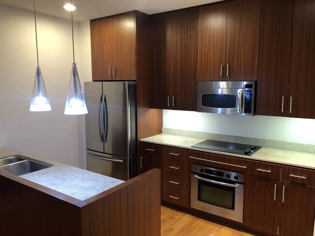 Foto del edificio - The Landmark at Union Square. One Bedroom....