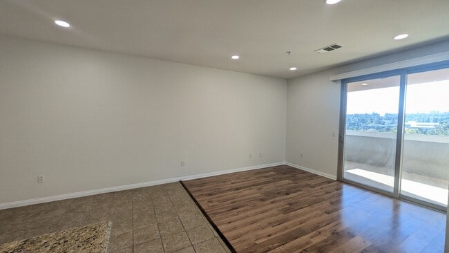 Foto del edificio - Carmel Valley Condo - Coming Soon!