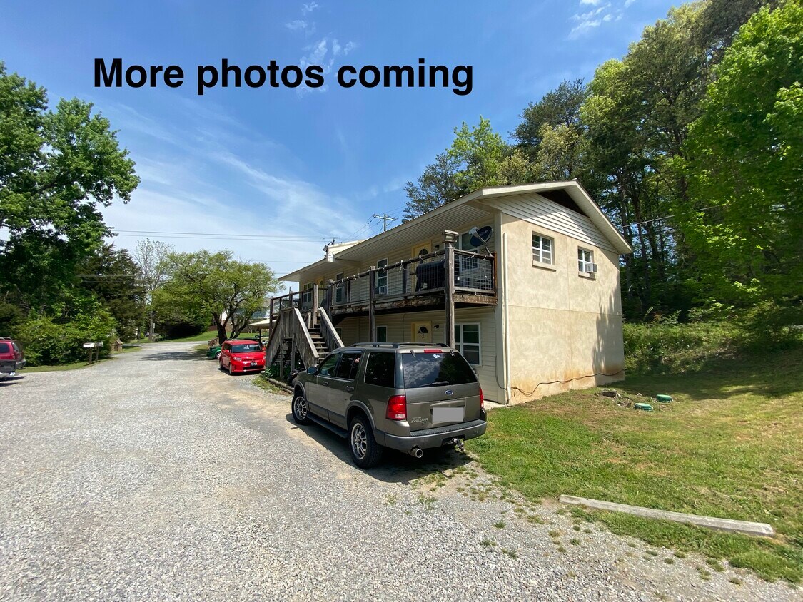 1301 White Oak Dr Unit 4, Sevierville, TN 37862 Apartments in