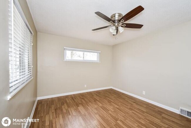 Foto del edificio - 1604 Louise Ave