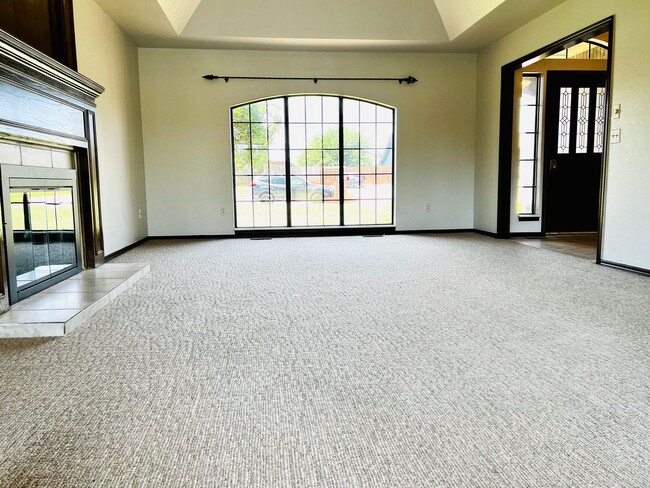 Building Photo - Beautiful 3BD 2BA Located in Edmond's Trai...