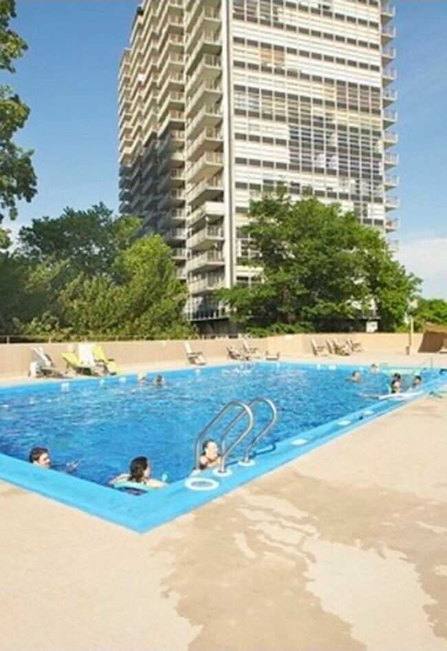 Foto del edificio - 6040 JFK Blvd E