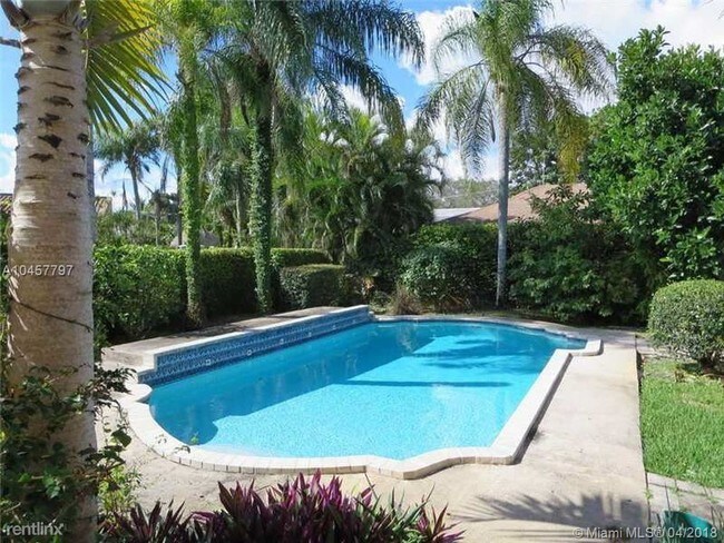 Building Photo - 5 br, 4 bath House - 6420 SW 54th St # 5BED