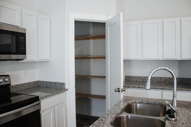 Building Photo - Froli Villas Alex Plan