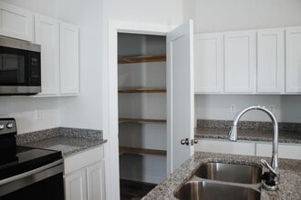 Building Photo - 4516 N Froli St