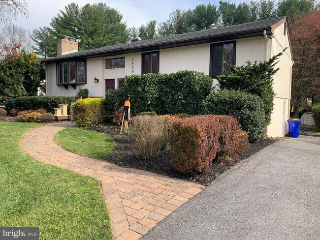 Building Photo - 2829 Southview Rd