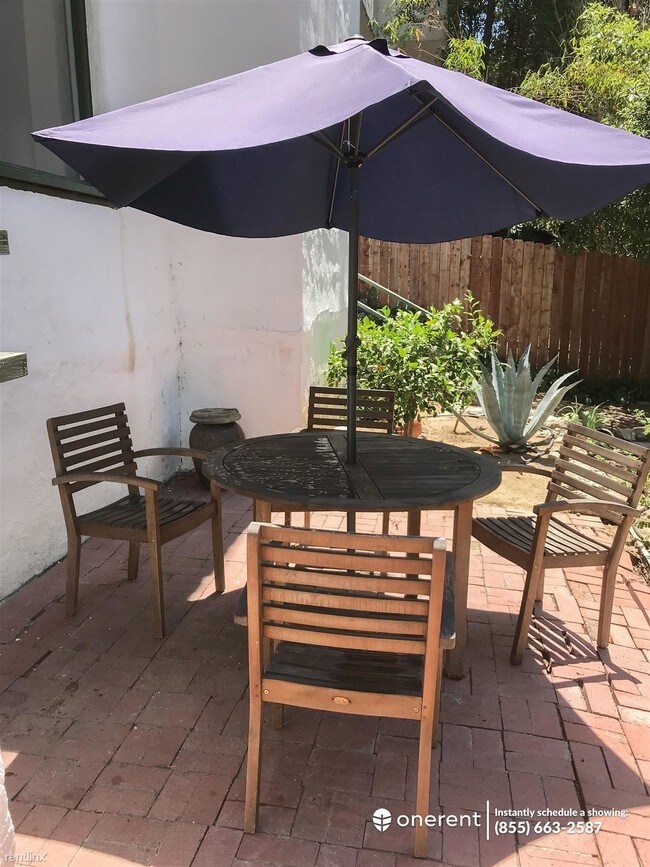 Foto del edificio - 1 br, 1 bath Duplex - 3263 1/2 Primera Ave -