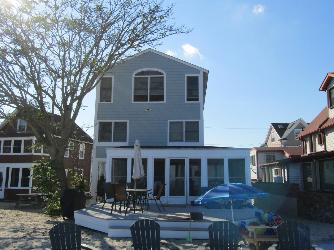Primary Photo - 111 Shell Ave