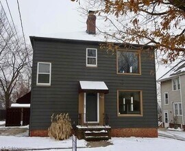 Building Photo - 4627 Behrwald Ave