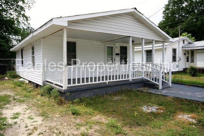 Building Photo - 111 Phillips St. LaGrange, NC 28551