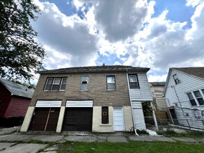Building Photo - 8601 S Kingston Ave