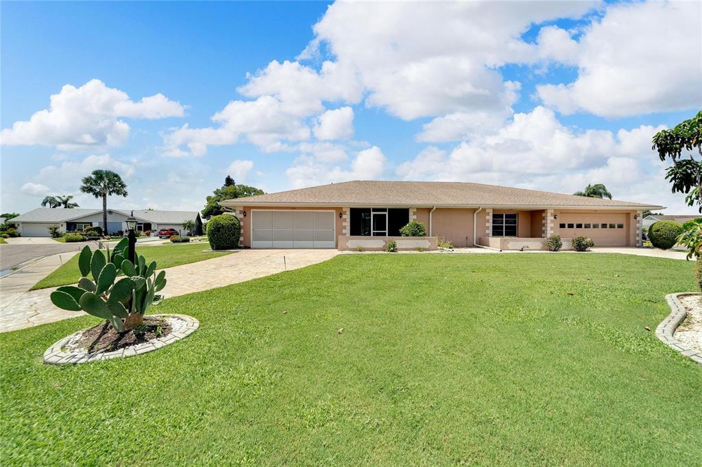 Foto principal - 1010 Yellowbird Pl