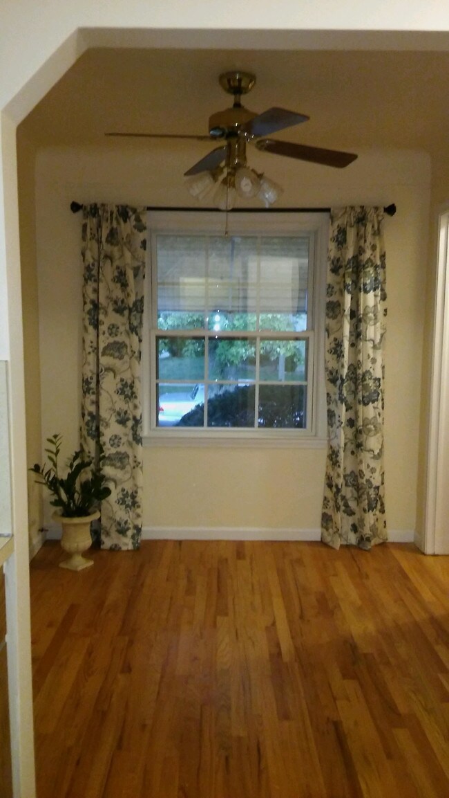 Foto del edificio - 2575 Oakshire Ave