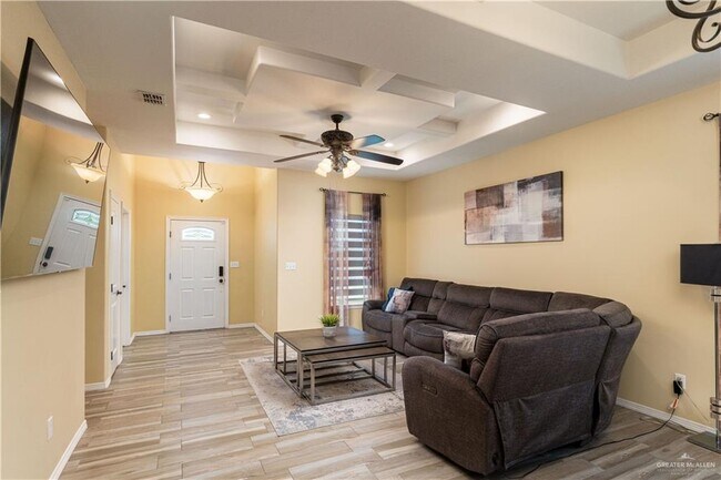 Building Photo - 2912 Fuerte Ave