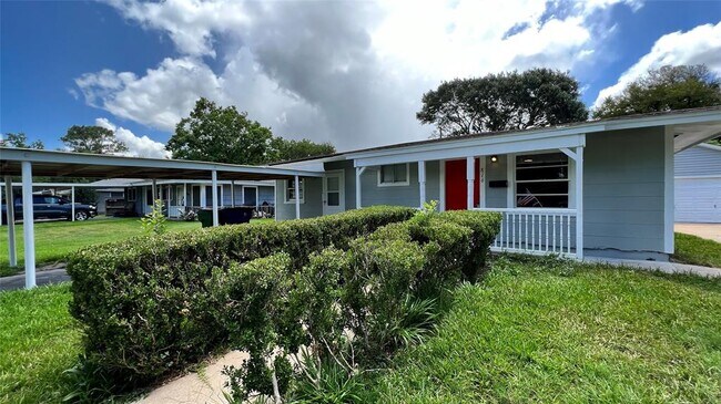 Foto del edificio - 816 Higgins St