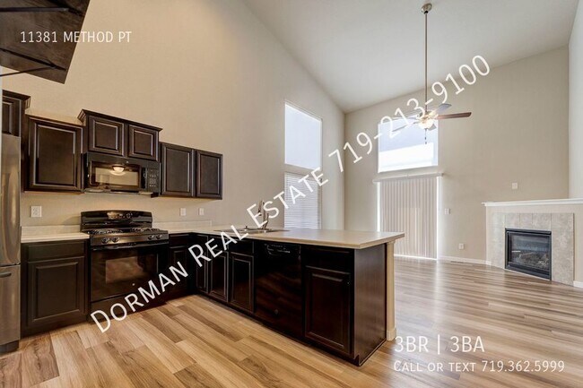 Building Photo - 2-story with A/C!