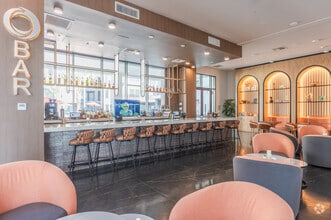 Building Photo - Otonomus