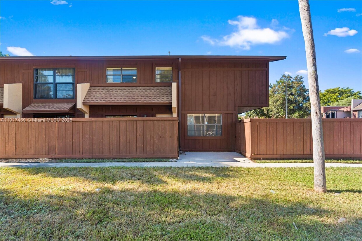 Primary Photo - 6241 SW 116th Pl