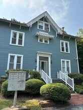 Building Photo - 25 Knollwood Ave