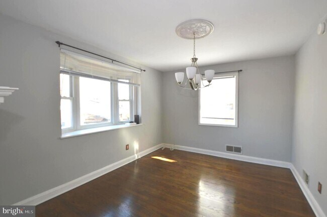 Building Photo - 961 St Agnes Ln