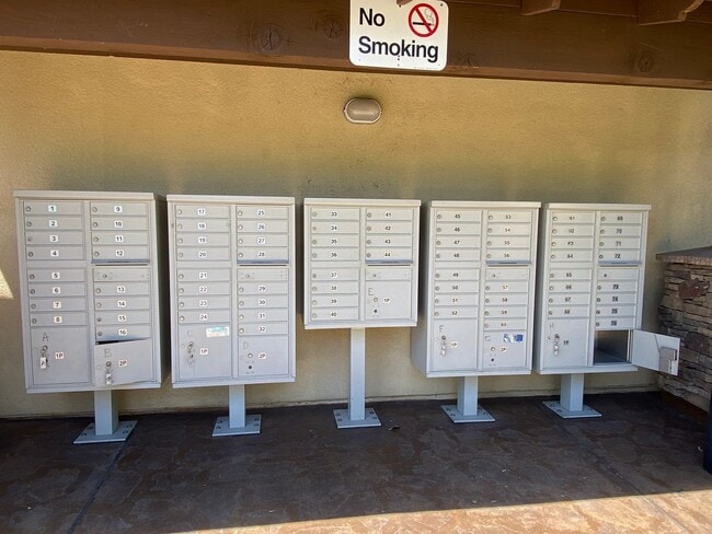 Foto del edificio - Stonemark on Avocado 2nd Floor Unit